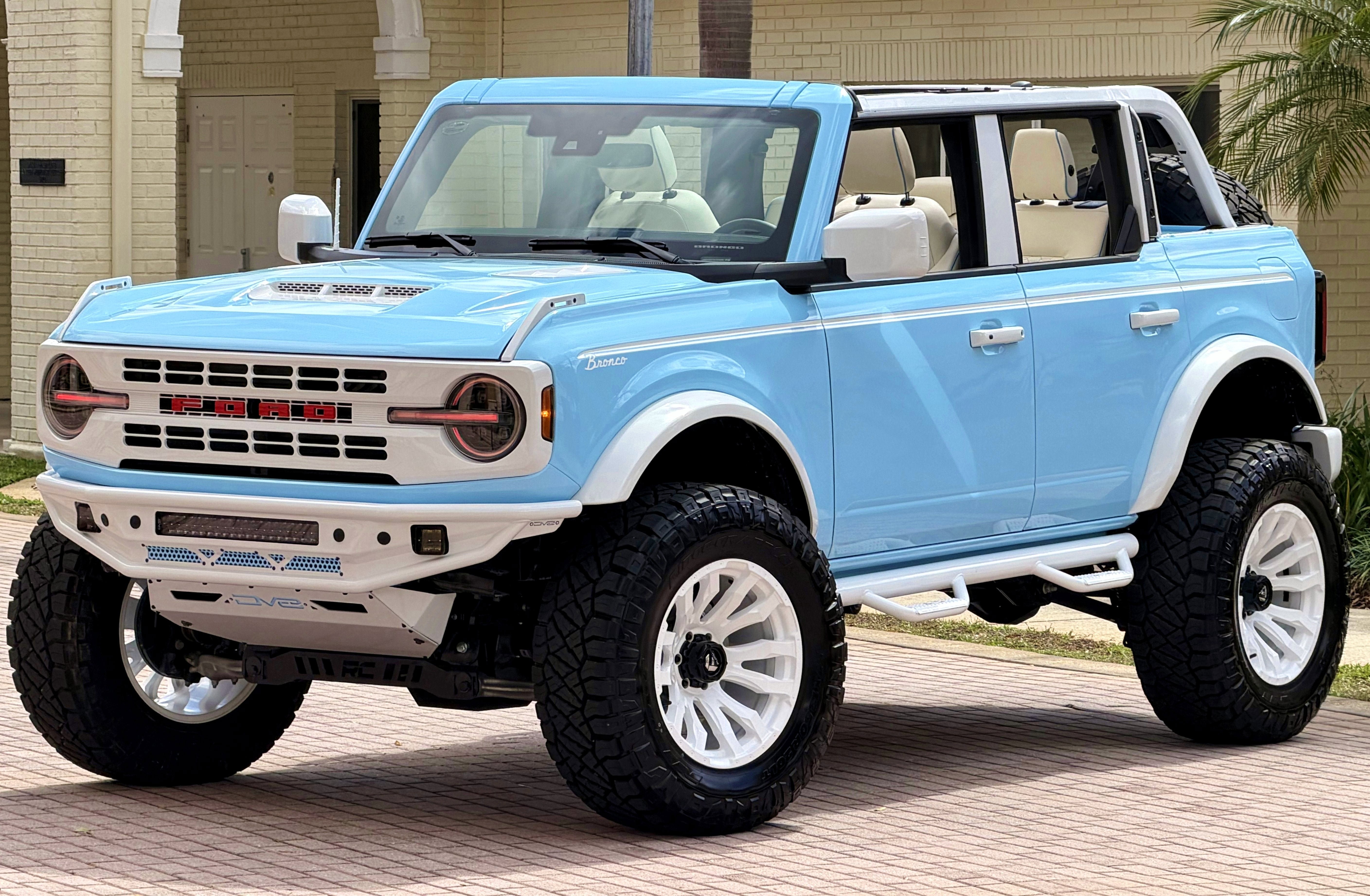 Used 2025 Ford Bronco Outer Banks AWD/4WD image 13