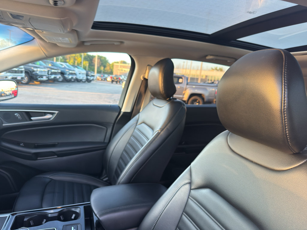 Used 2019 Ford Edge SEL w/ Equipment Group 201A AWD/4WD image 27