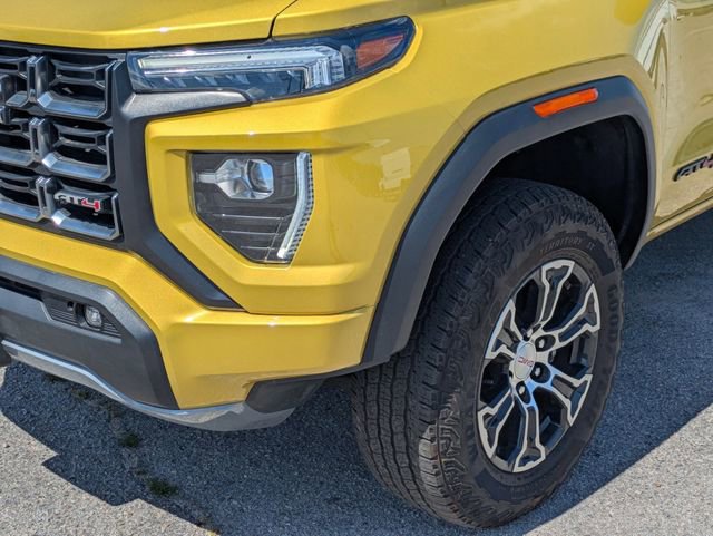 Used 2023 GMC Canyon AT4 w/ AT4 Premium Package AWD/4WD image 9