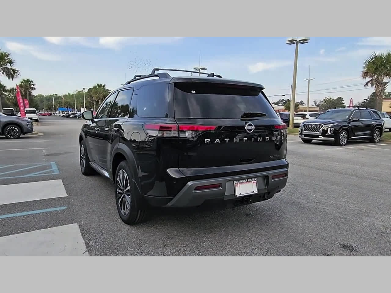 New 2026 Nissan Pathfinder Platinum FWD image 27