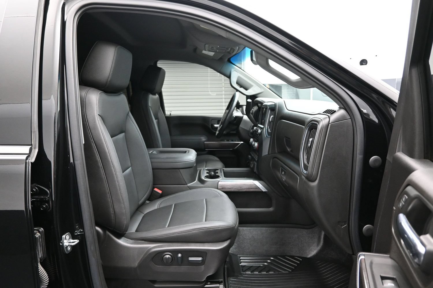 Used 2022 Chevrolet Silverado 2500 LTZ w/ LTZ Texas Edition AWD/4WD image 13