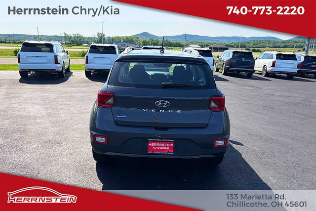Used 2024 Hyundai Venue SEL FWD image 26