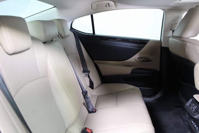 Used 2019 Lexus ES 350 w/ Premium Package image 11