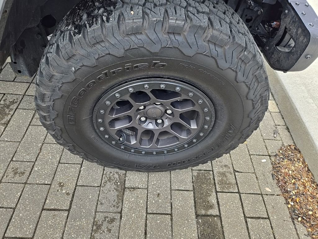 Used 2022 Jeep Wrangler Unlimited Rubicon w/ Xtreme Recon 35" Tire Package AWD/4WD image 11