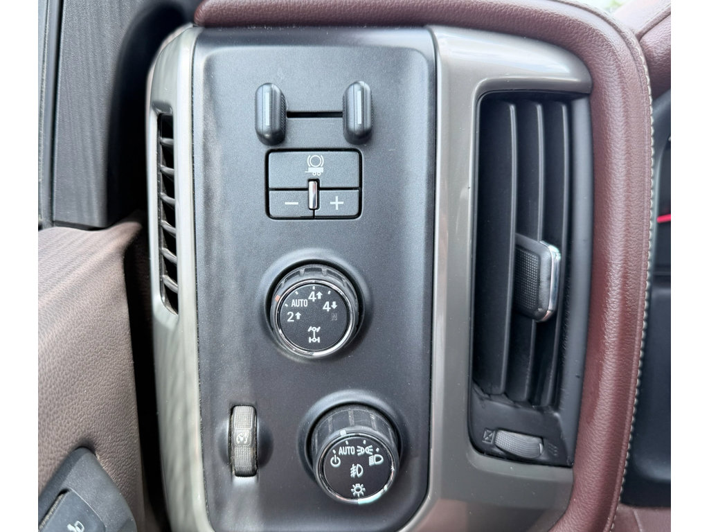 Used 2015 Chevrolet Silverado 1500 High Country w/ High Country Premium Package image 13