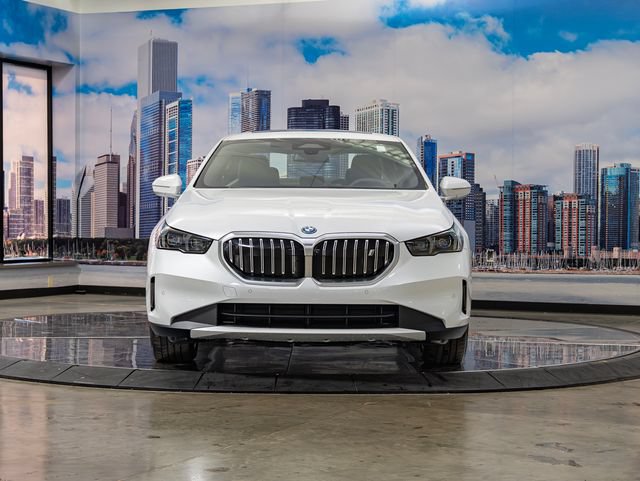 Used 2027 BMW i5 xDrive40 w/ Premium Package AWD/4WD image 3