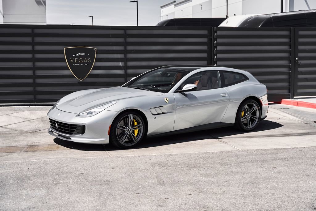 Used 2018 Ferrari GTC4Lusso image 5