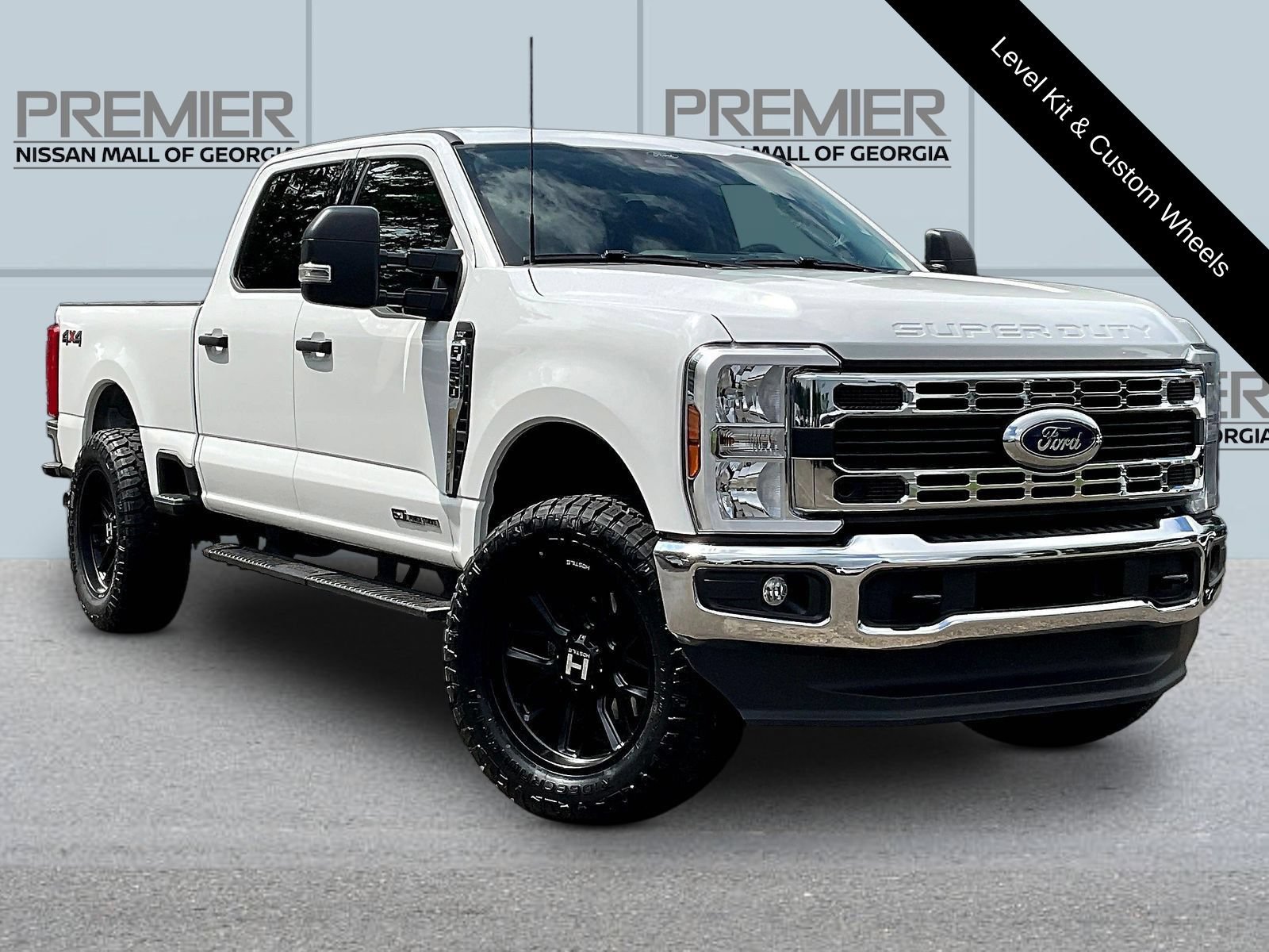Used 2026 Ford F250 XLT AWD/4WD image 3