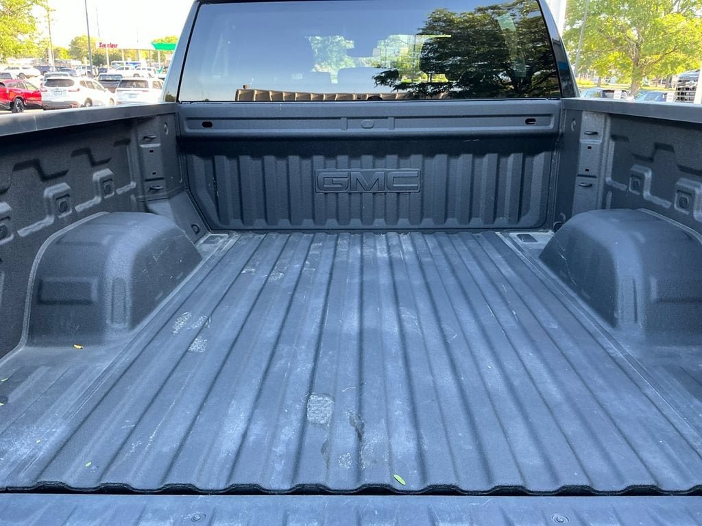 Used 2024 GMC Sierra 1500 Elevation w/ LPO, Elevation Black Package AWD/4WD image 17