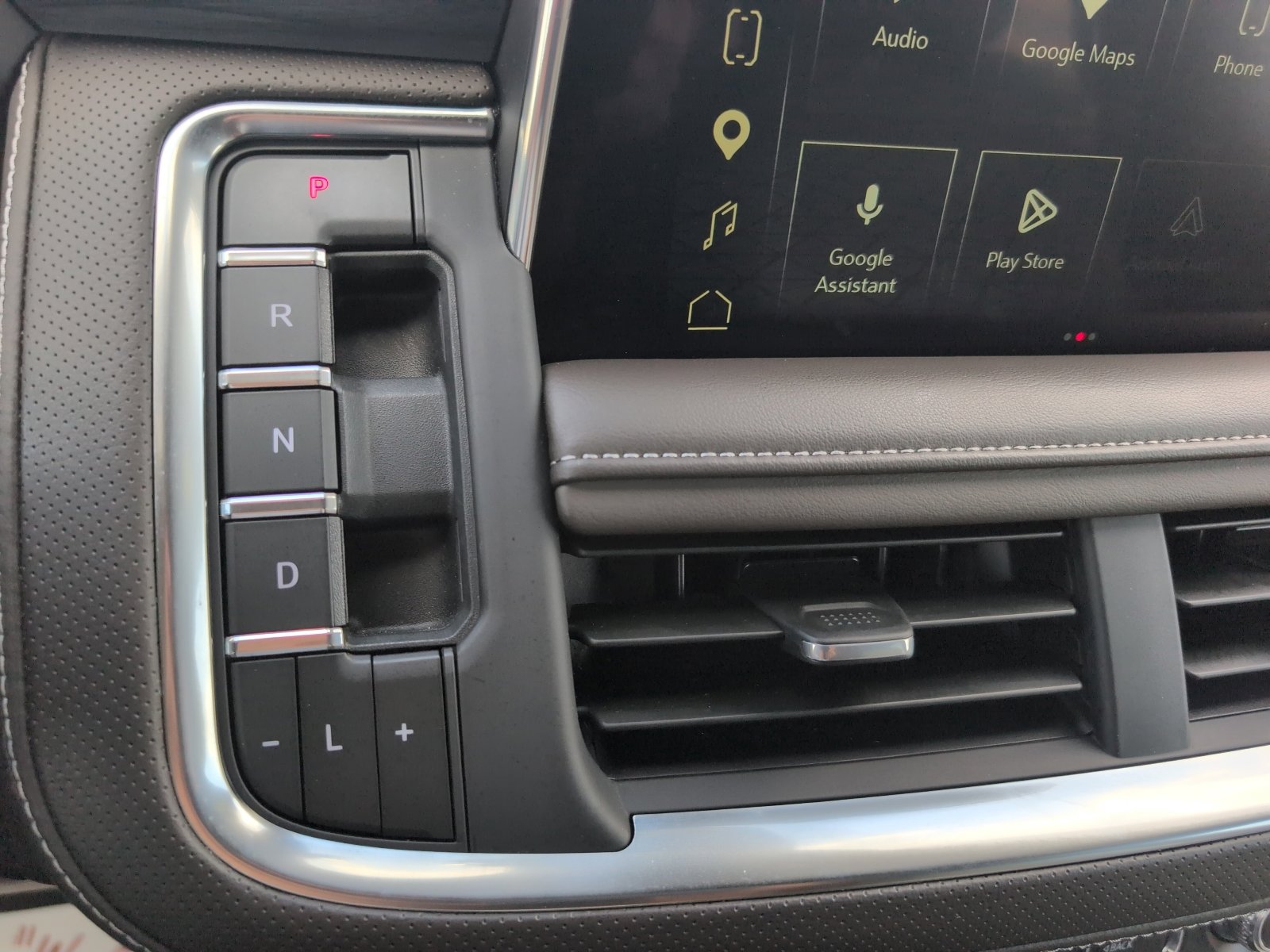 Used 2023 GMC Yukon XL SLT w/ SLT Luxury Package image 34