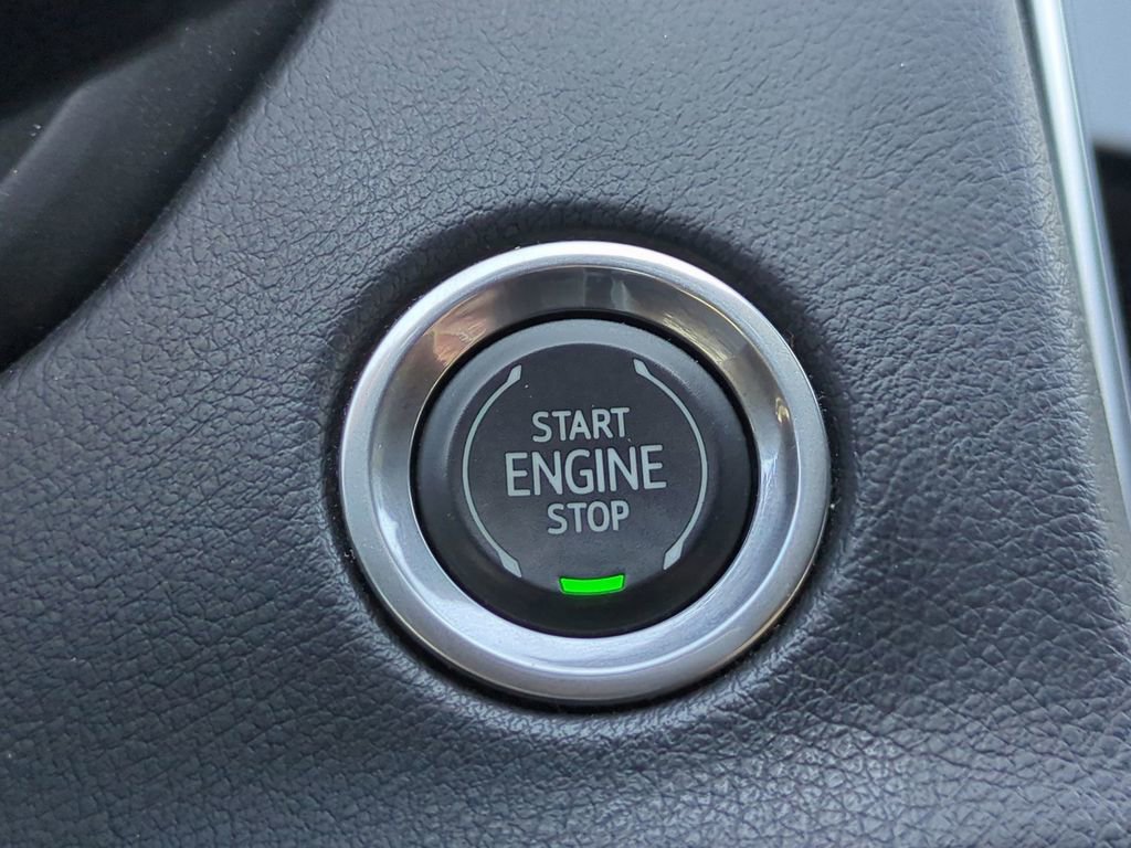 Used 2023 Cadillac XT4 Sport FWD image 29