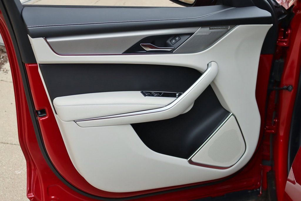 Used 2026 Jaguar F-PACE R-Dynamic S image 11