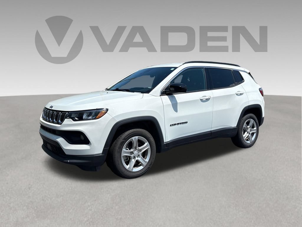 Used 2024 Jeep Compass Latitude AWD/4WD image 1
