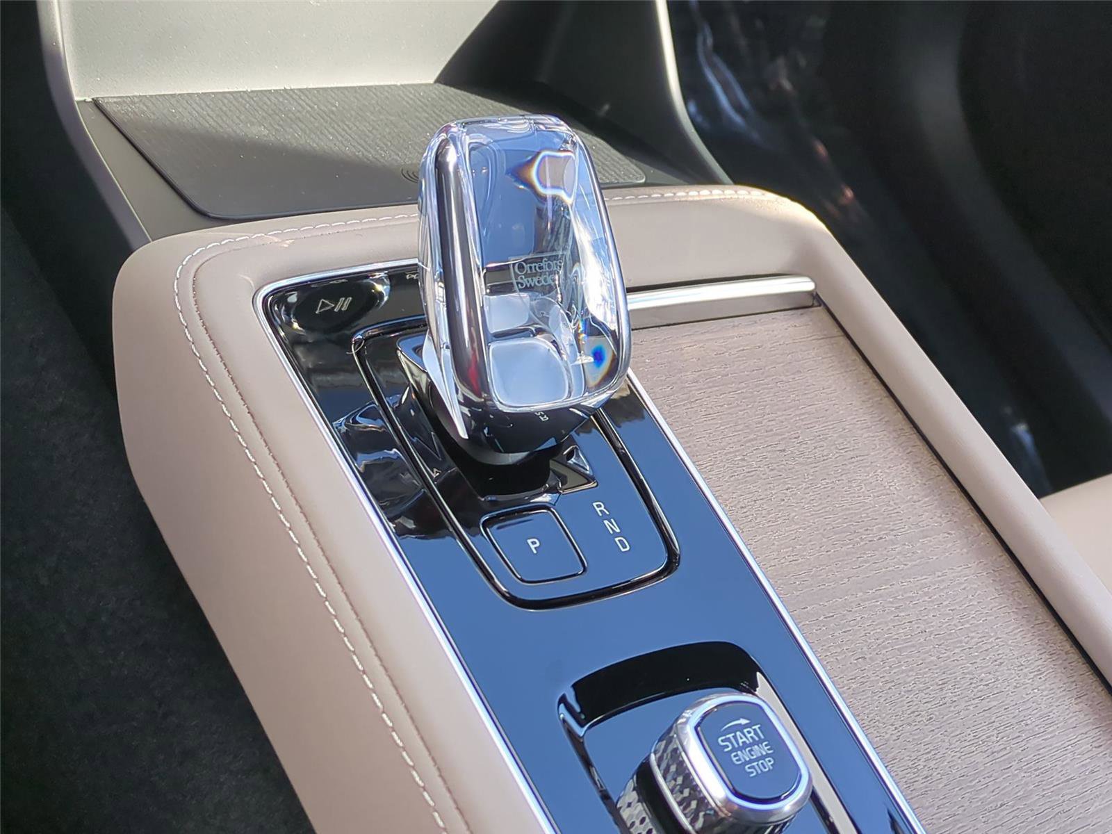 New 2026 Volvo XC90 T8 Plus w/ Protection Package Premier AWD/4WD image 13