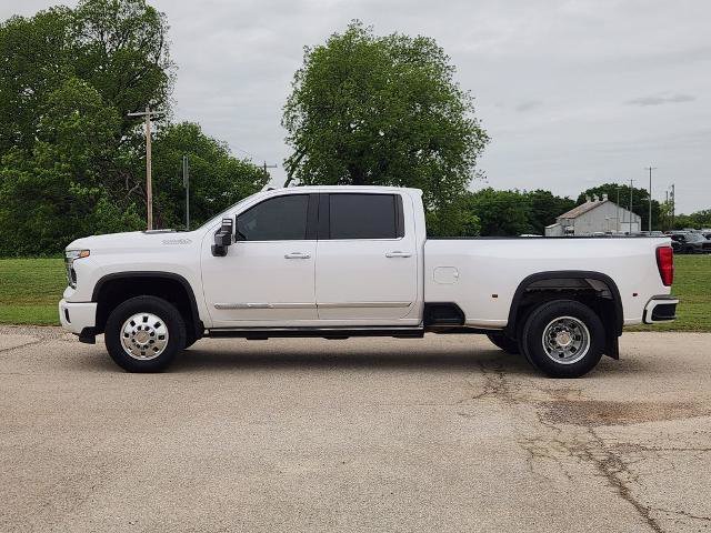 Used 2024 Chevrolet Silverado 3500 High Country w/ High Country Premium Package AWD/4WD image 4