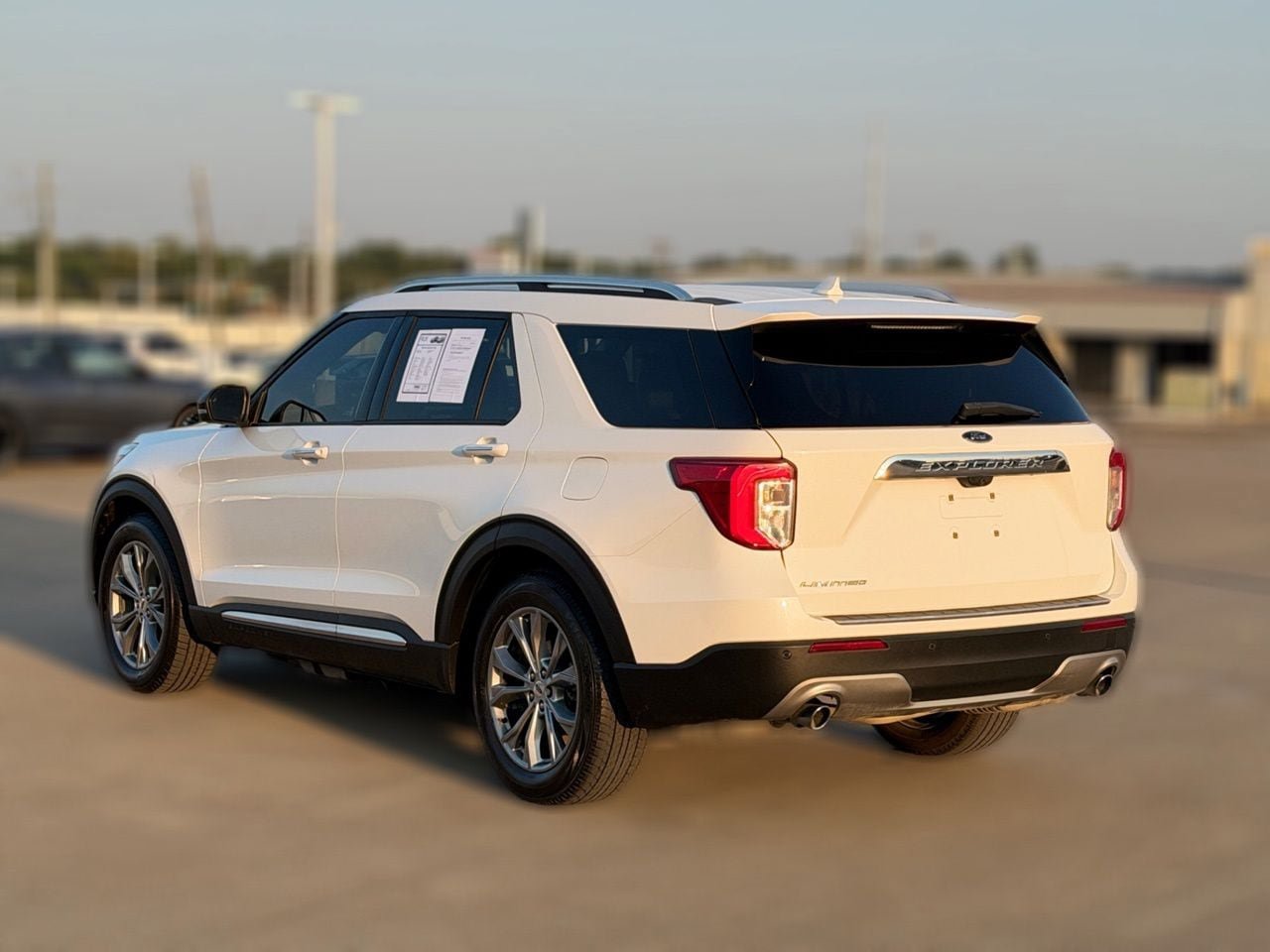 Used 2022 Ford Explorer Limited w/ Equipment Group 301A RWD image 6