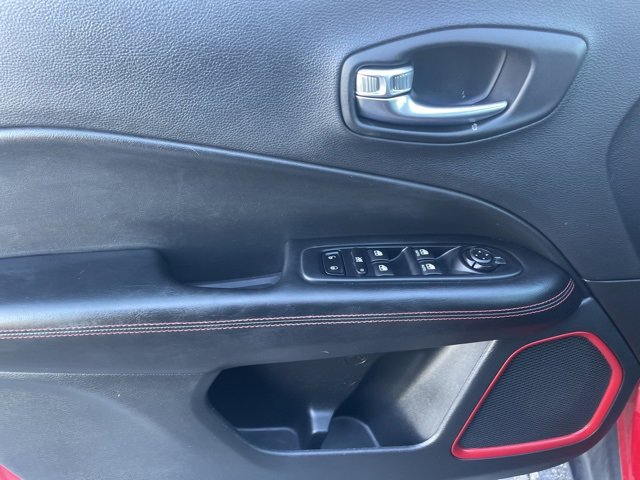 Used 2020 Jeep Compass Trailhawk w/ Cold Weather Group image 18