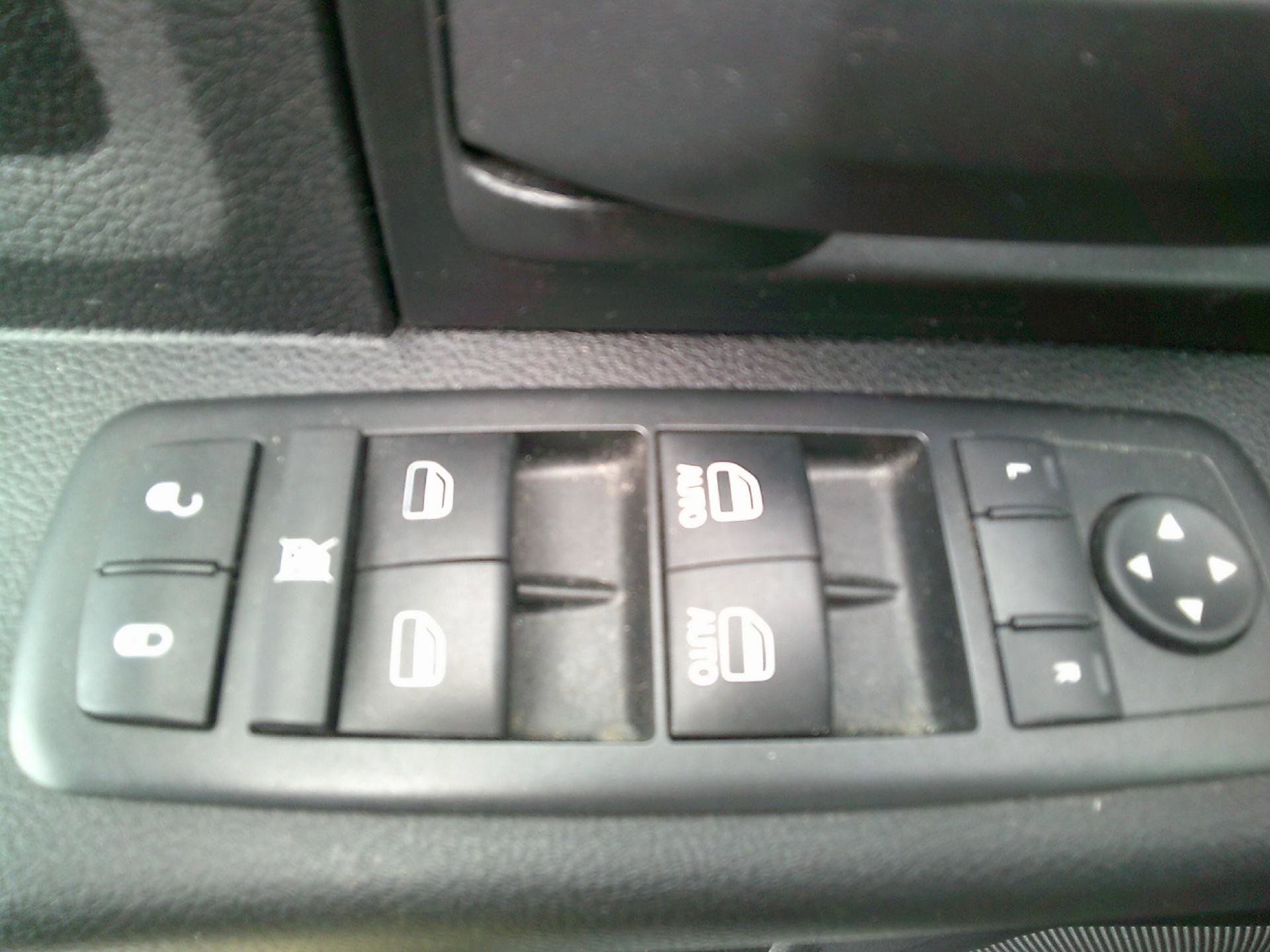 Used 2013 RAM 2500 Tradesman w/ Chrome Appearance Group image 12