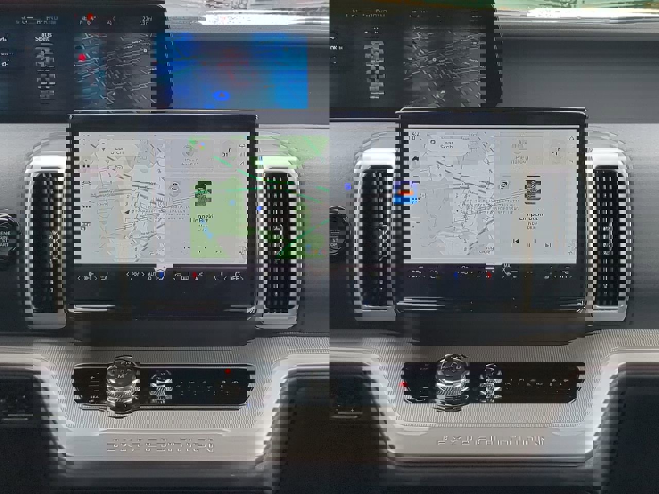 New 2026 Ford Expedition Active image 18