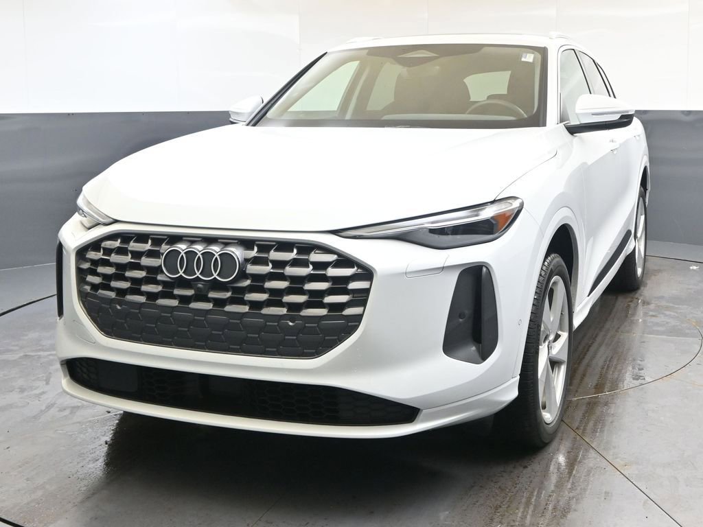 Used 2025 Audi Q5 Premium Plus w/ Premium Plus image 1