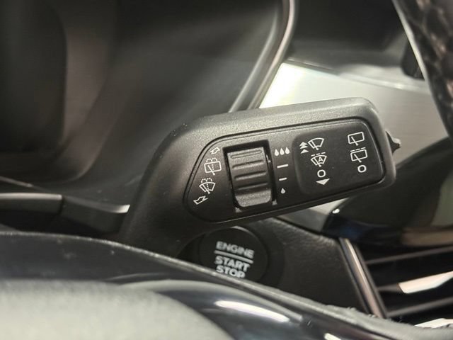 Used 2021 Ford Escape Titanium AWD/4WD image 15