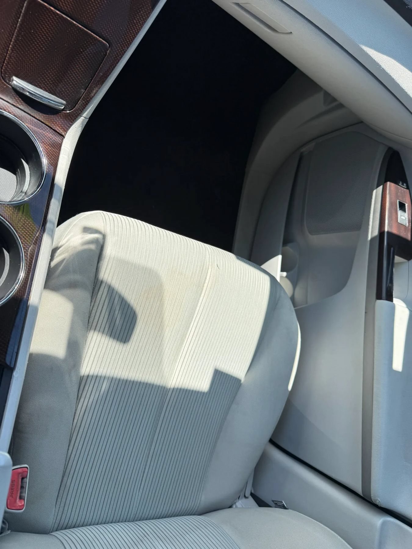 Used 2012 Toyota Venza LE FWD image 16