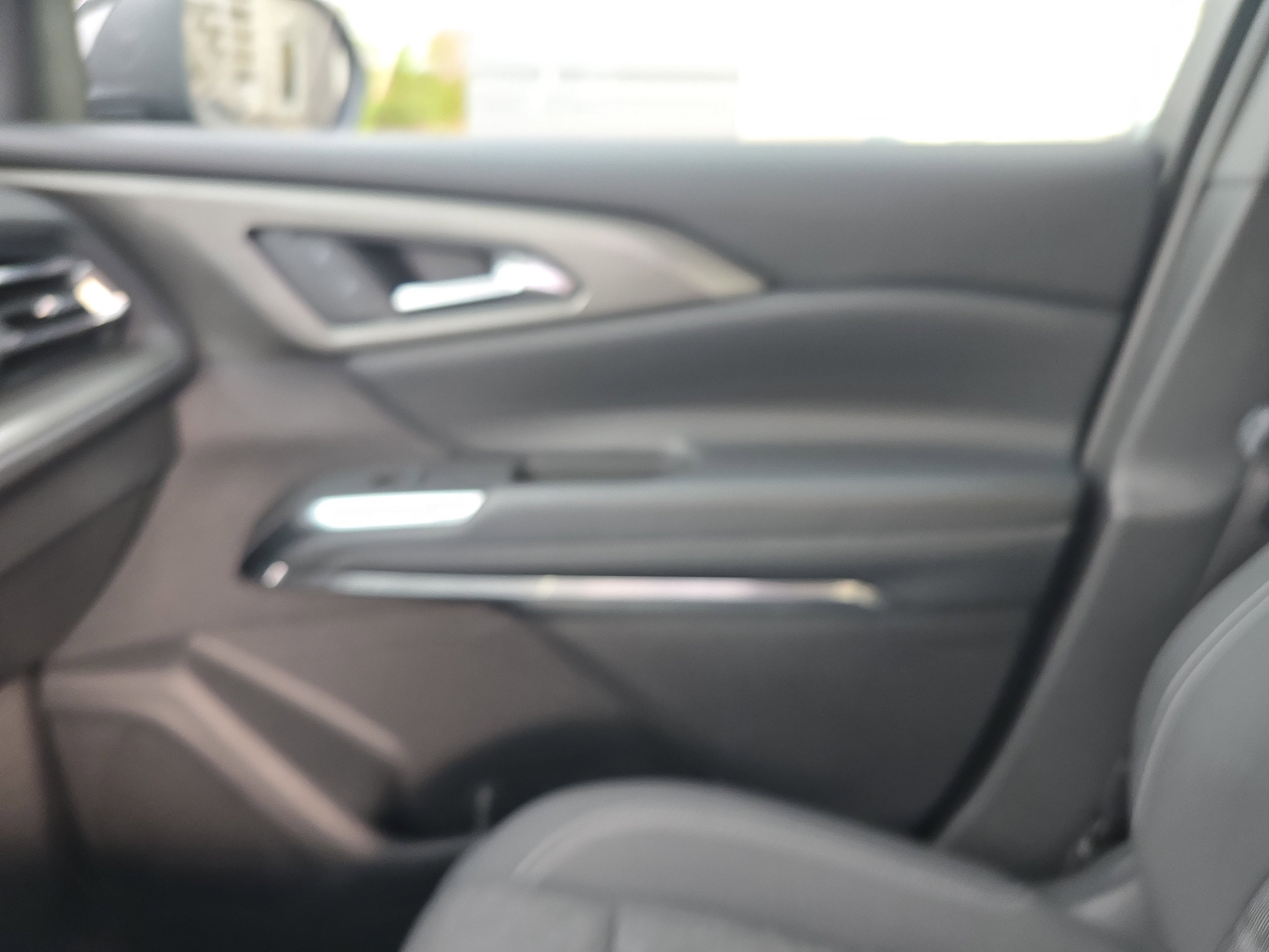 Used 2025 Chevrolet Traverse LT image 25