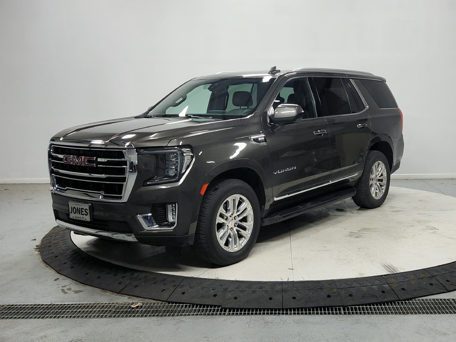Used 2021 GMC Yukon SLT RWD image 4