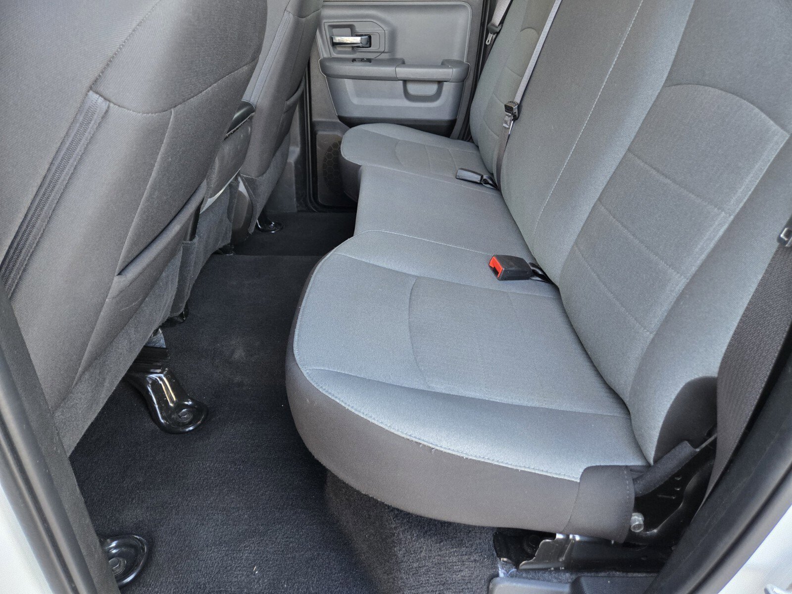 Used 2024 RAM 1500 Classic SLT image 9