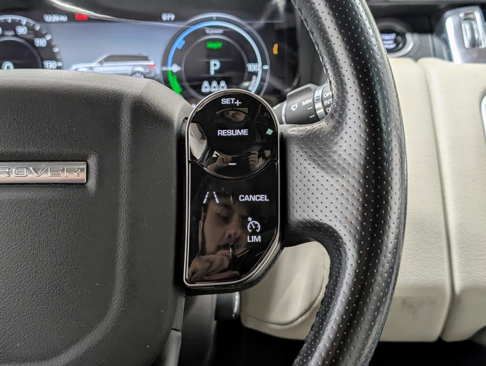 Used 2020 Land Rover Range Rover Sport HSE image 35