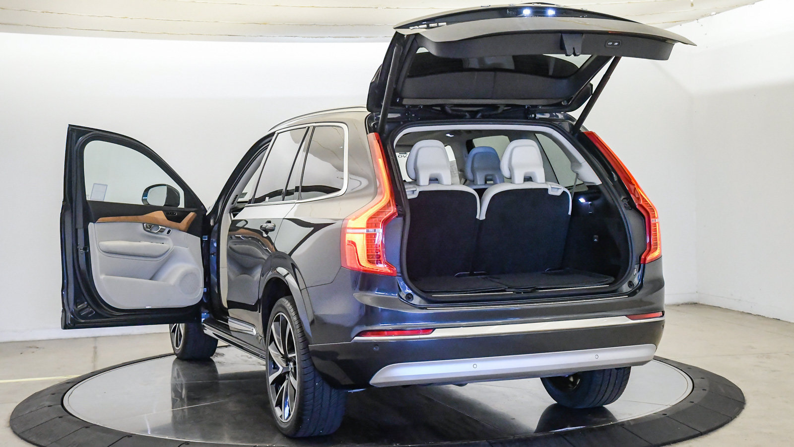 Used 2022 Volvo XC90 T8 Inscription Expression w/ Advanced Package AWD/4WD image 27