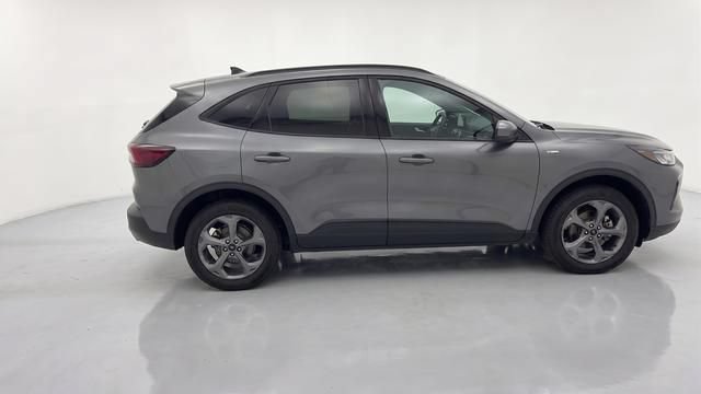 Used 2025 Ford Escape ST-Line Select AWD/4WD image 7