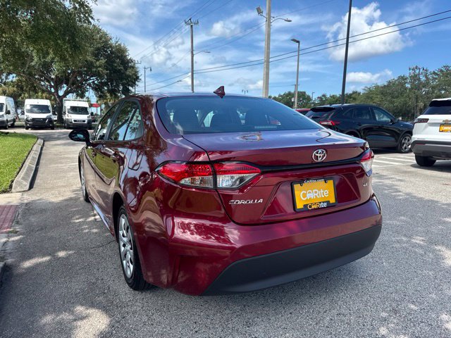 Used 2024 Toyota Corolla LE FWD image 5