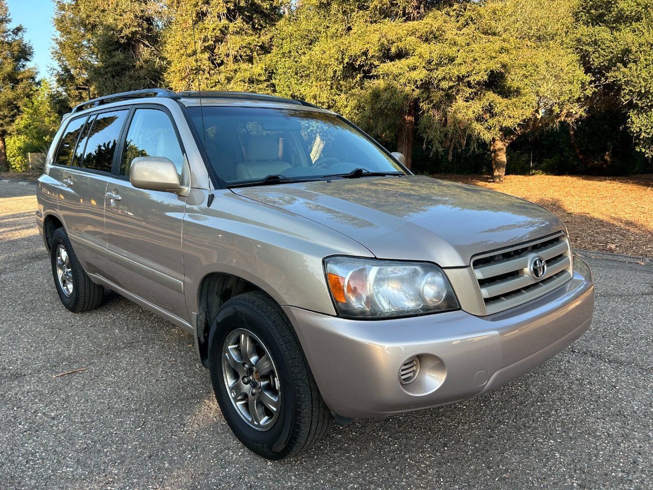Used 2004 Toyota Highlander 4WD V6 w/ Preferred Pkg image 9
