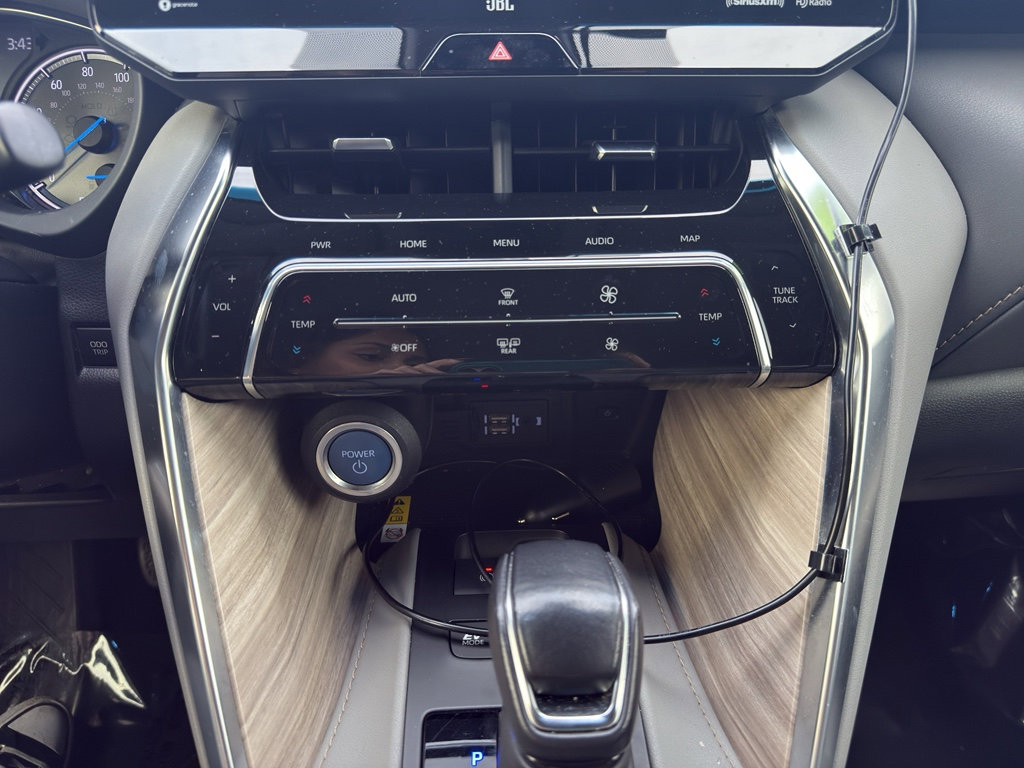 Used 2021 Toyota Venza XLE w/ Softex Package image 24