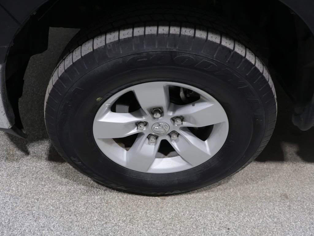 Used 2023 RAM 1500 Classic SLT AWD/4WD image 9