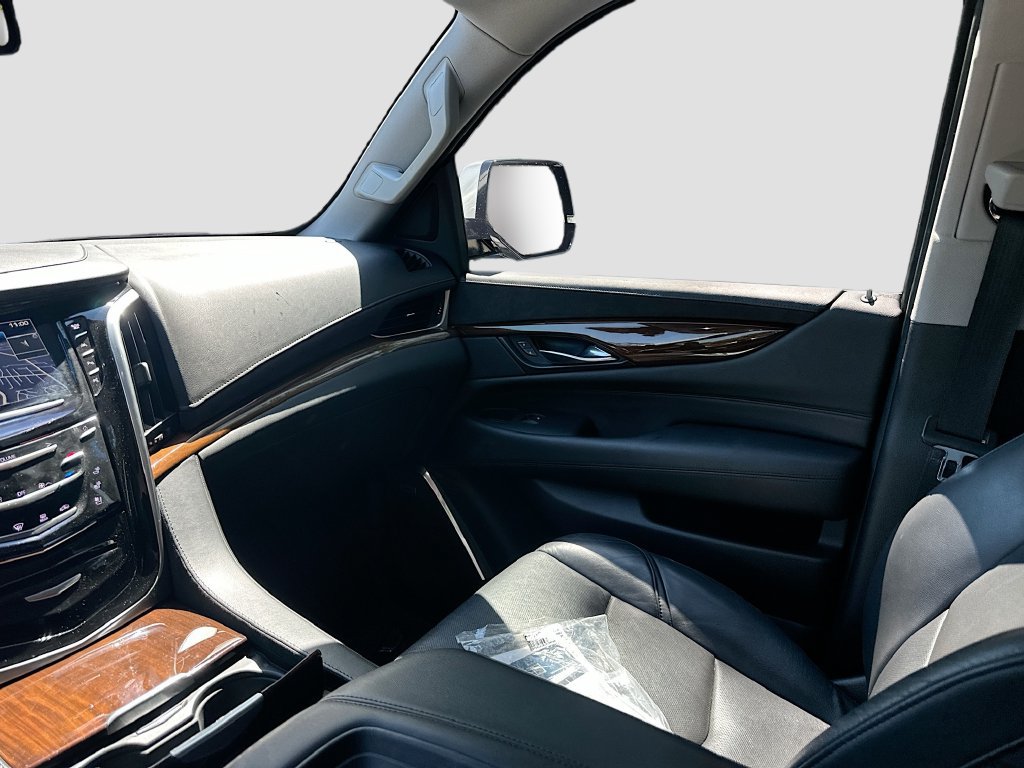 Used 2020 Cadillac Escalade Premium Luxury AWD/4WD image 25