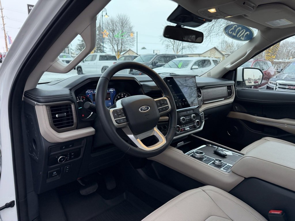 Used 2023 Ford Expedition Max Limited image 16
