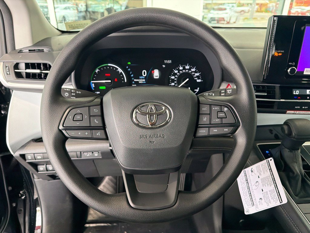 New 2026 Toyota Sienna LE FWD image 20