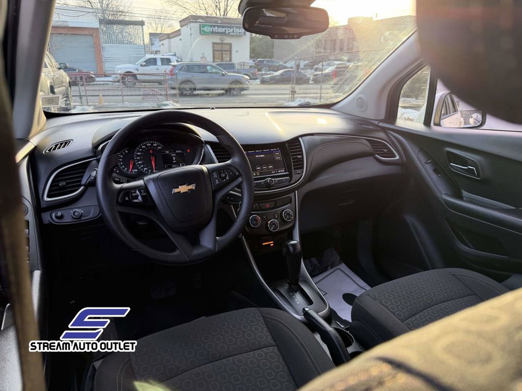 Used 2021 Chevrolet Trax LS w/ Tint and Cruise Package image 25