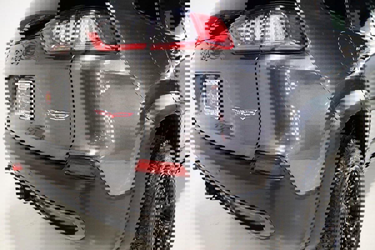 Used 2022 Jeep Cherokee Trailhawk w/ Trailer Tow Group image 73