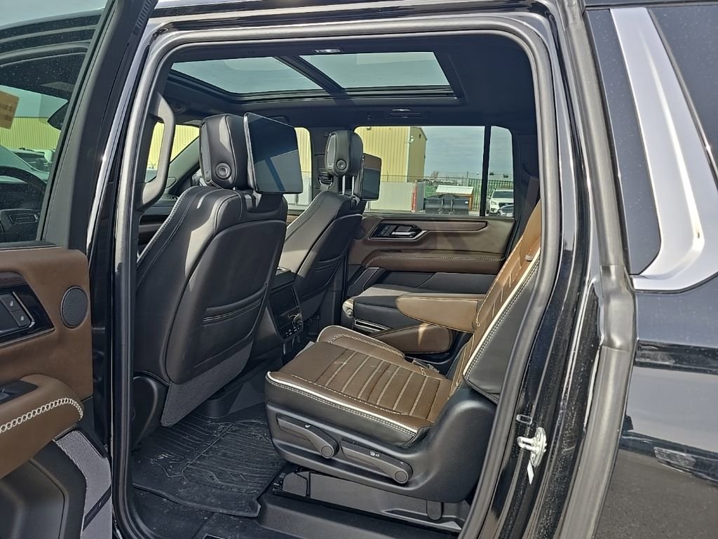 Used 2025 GMC Yukon XL Denali Ultimate image 16
