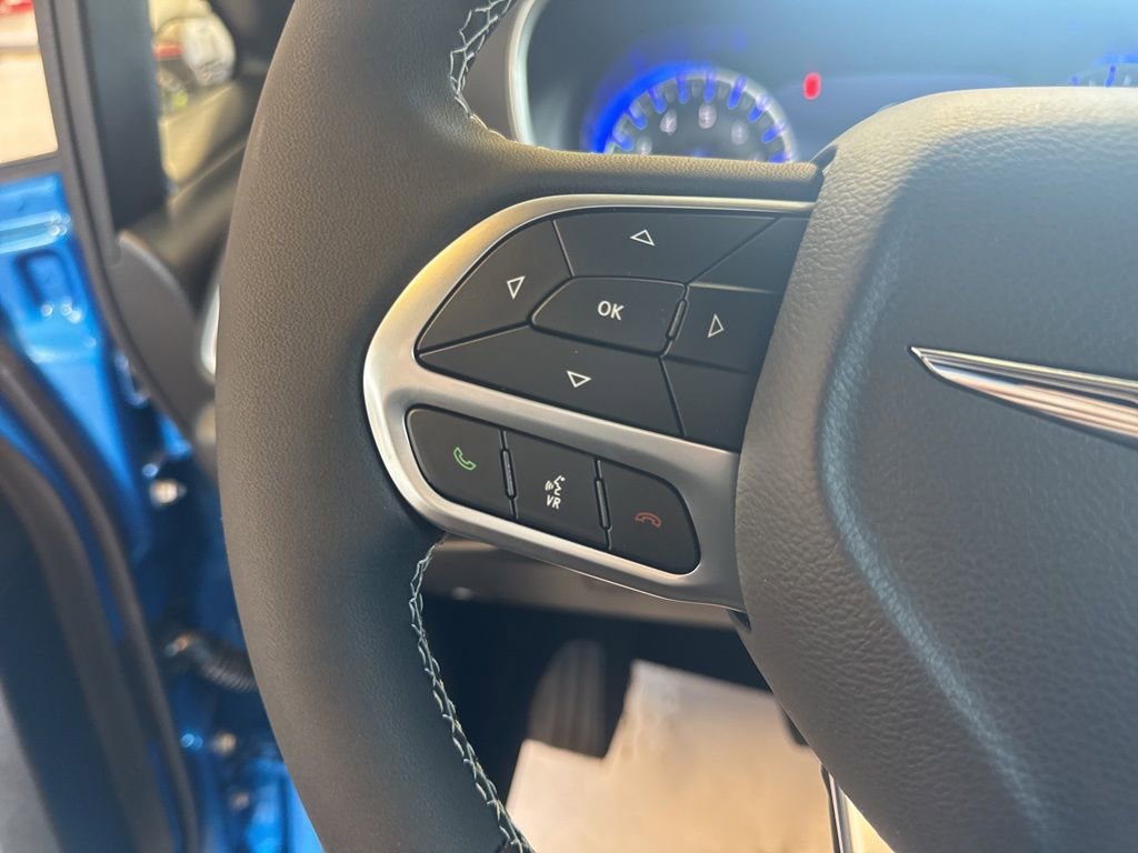 New 2026 Chrysler Pacifica Select FWD image 21