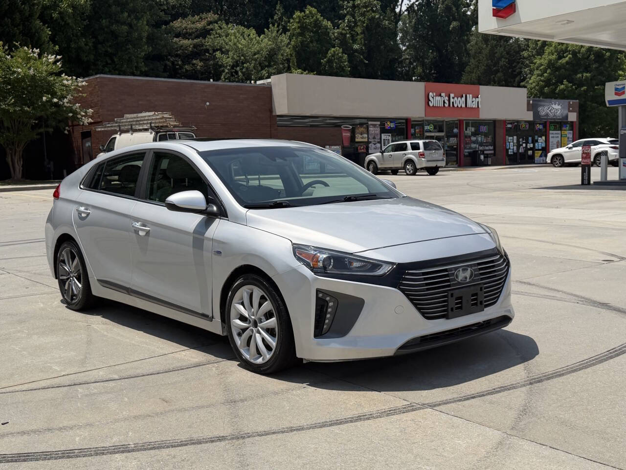 Used 2018 Hyundai Ioniq Limited w/ Limited Ultimate Package 03 FWD image 3