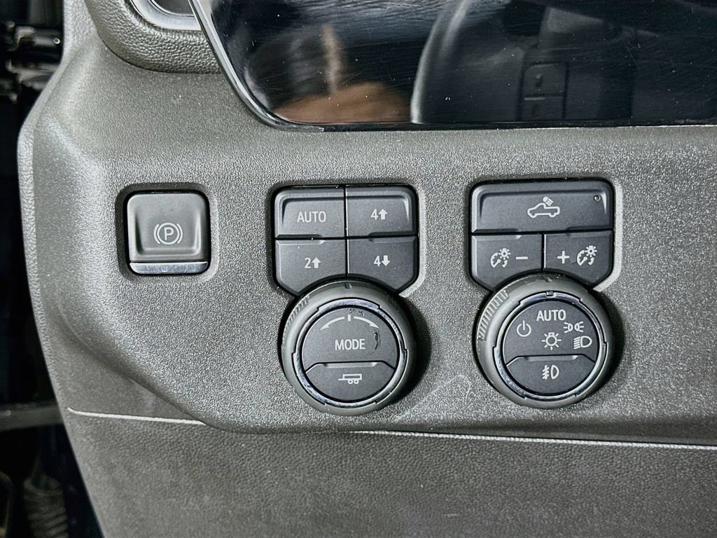 Used 2022 Chevrolet Silverado 1500 RST AWD/4WD image 10