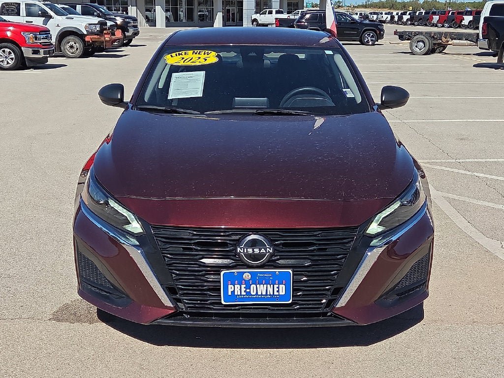 Used 2025 Nissan Altima 2.5 SV FWD image 8