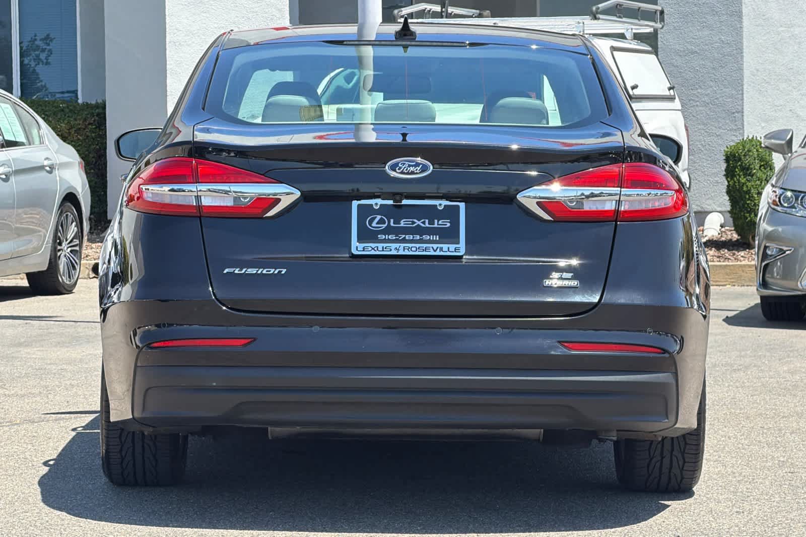 Used 2020 Ford Fusion SE FWD image 8