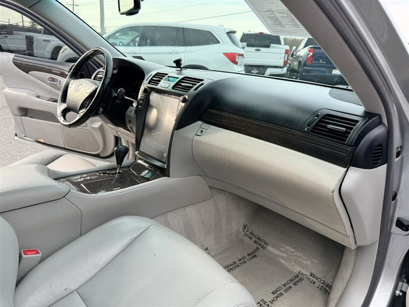 Used 2011 Lexus LS 460 AWD w/ Comfort Plus Pkg image 13
