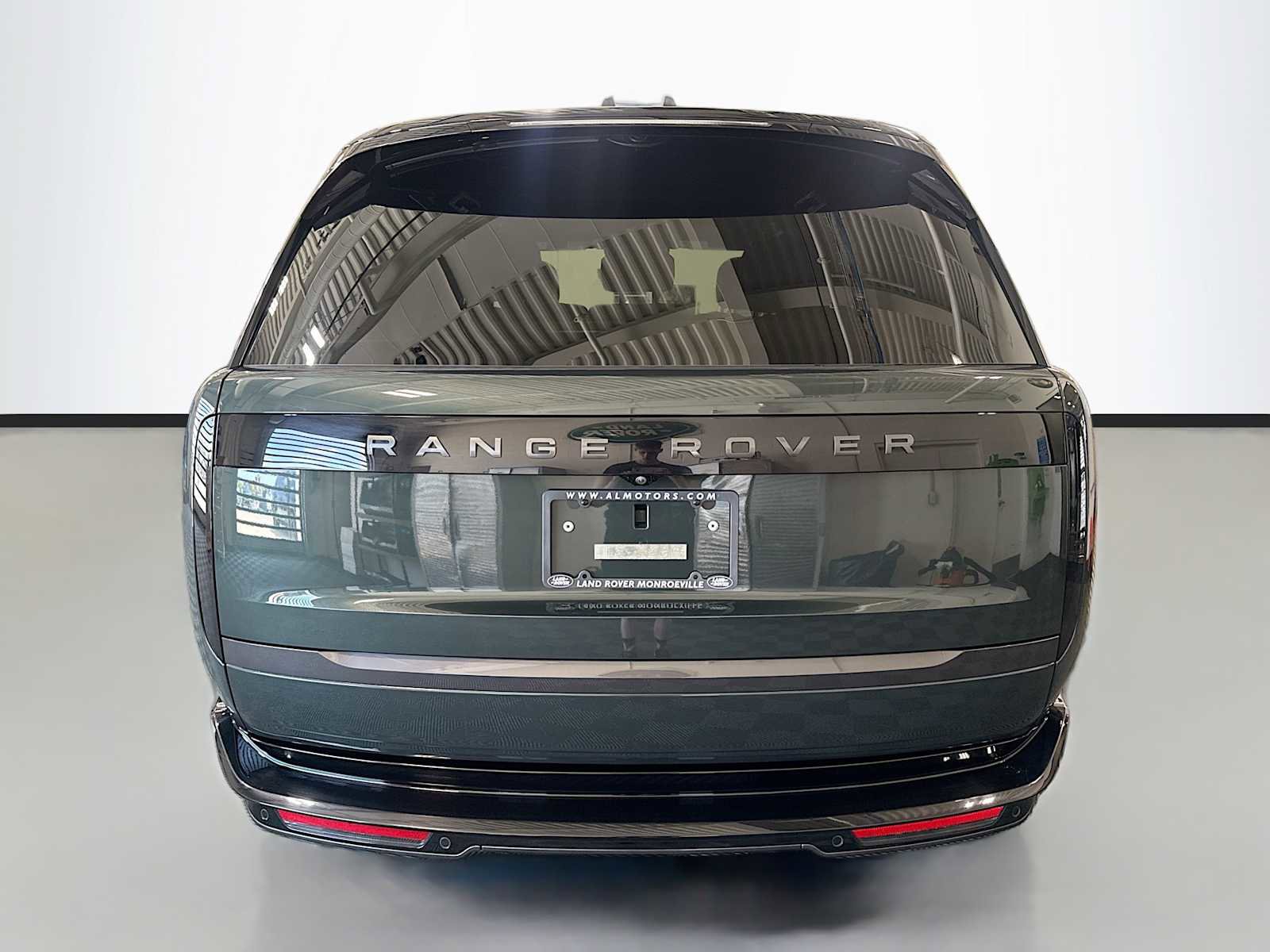 Certified 2025 Land Rover Range Rover SE AWD/4WD image 4