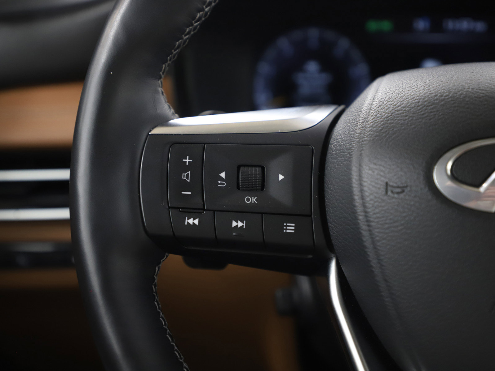 Used 2024 INFINITI QX60 Sensory image 29